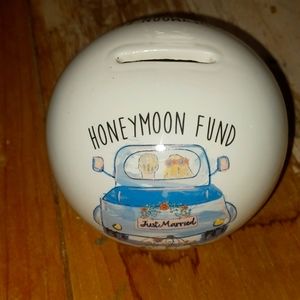 Honeymoon fund piggy bank